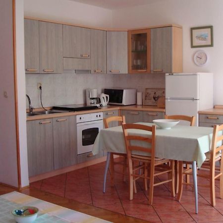 Apartment Branko With Free Parking Ičići Екстериор снимка