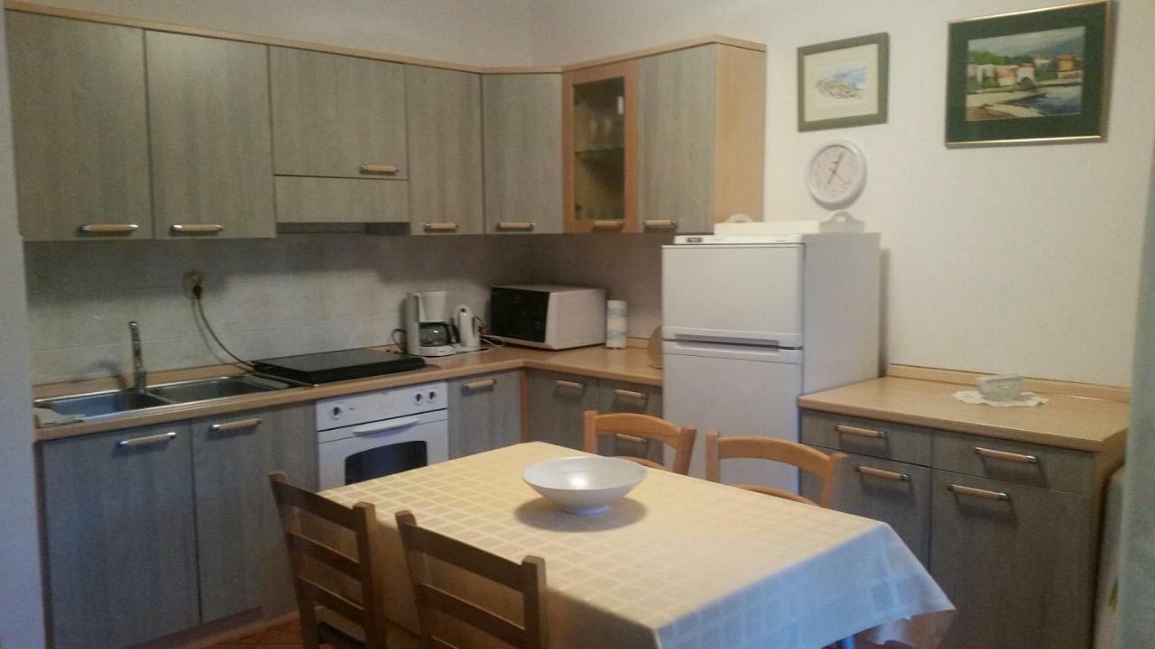 Apartment Branko With Free Parking Ičići Екстериор снимка