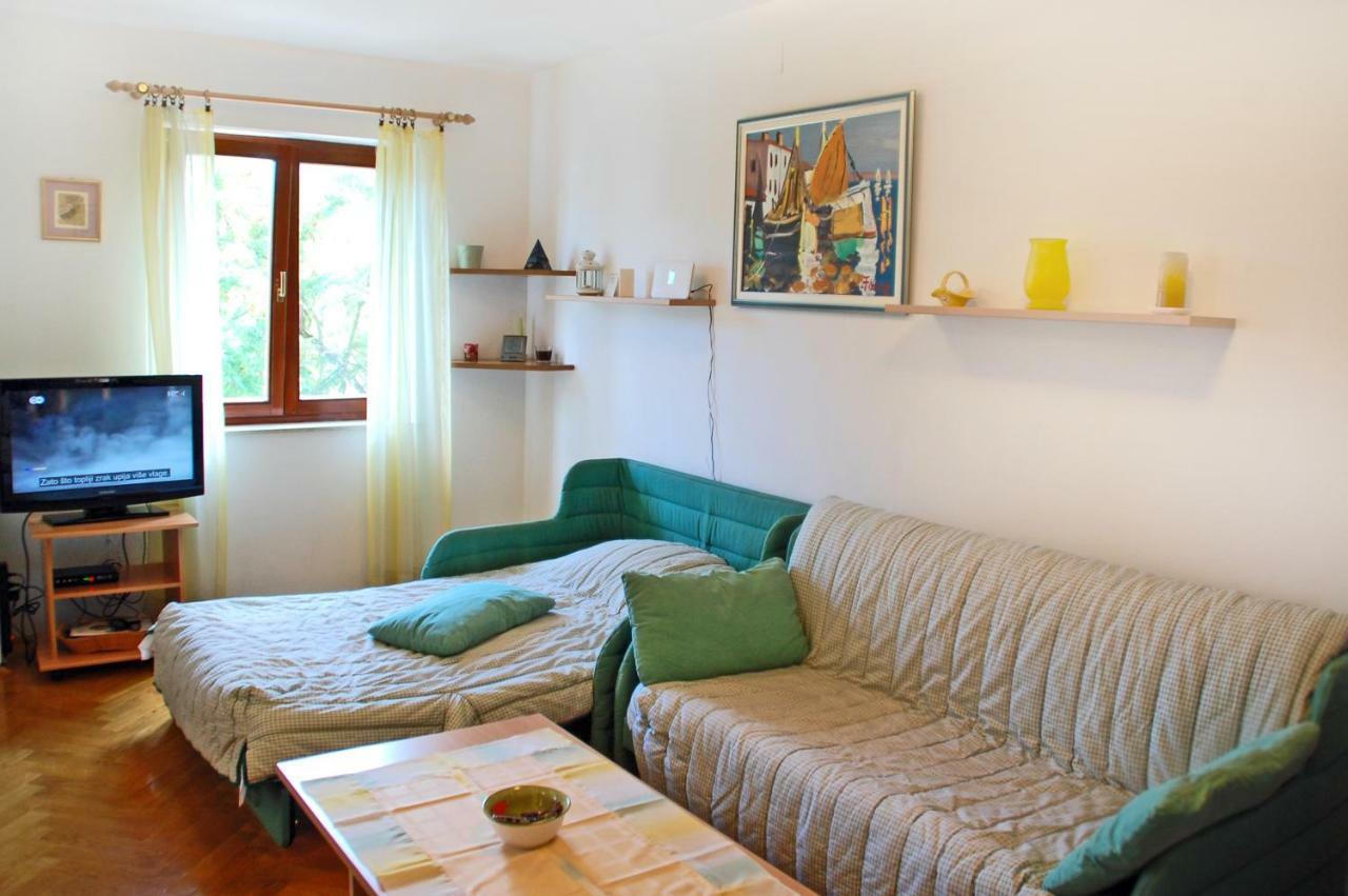 Apartment Branko With Free Parking Ičići Екстериор снимка