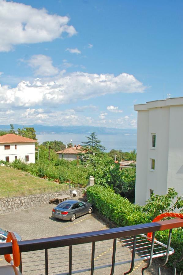 Apartment Branko With Free Parking Ičići Екстериор снимка